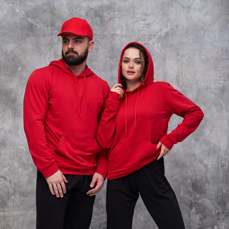 худі червоного кольору